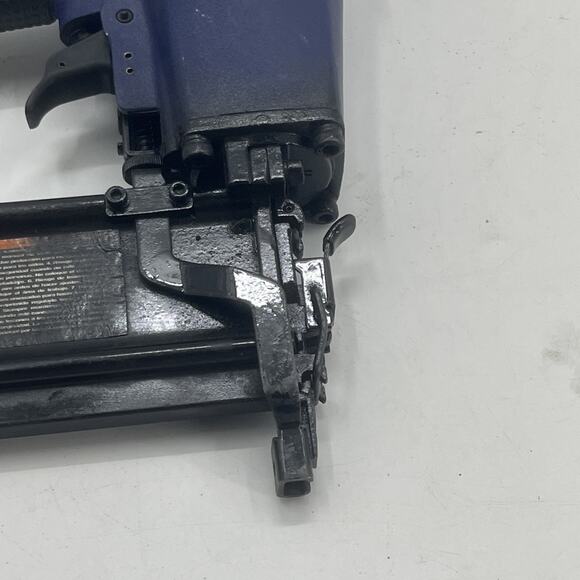 Campbell Hausfeld 1" - 2 1/2” Finish Nailer 16 Gauge Tested NB006750. {X}. - Picture 5 of 13